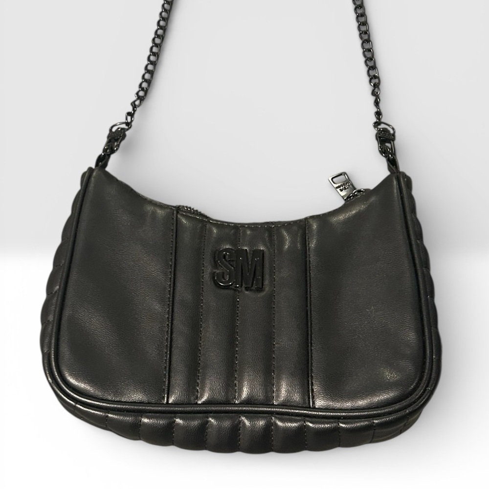 Steve Madden quilted front crossbody purse with chain & logo Strap - Picture 3 of 13